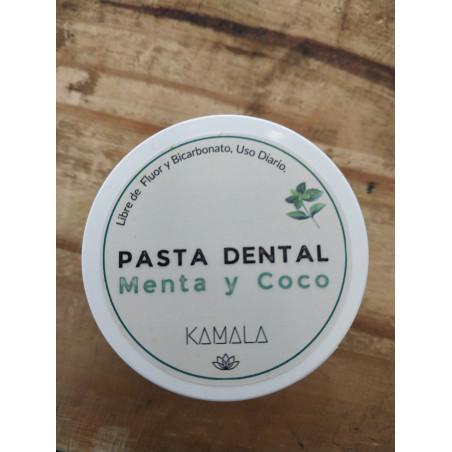 Pasta dental con menta y coco de Kamala. 50cc